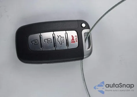 2010 Hyundai Genesis 3.8 z USA, uszkodzony, nr VIN KMHGC4DE1AU108717